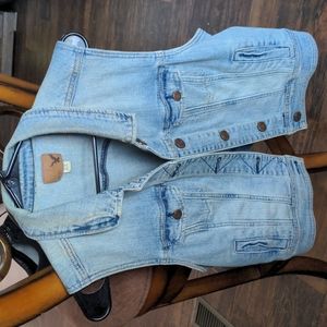 American Eagle Jean Vest